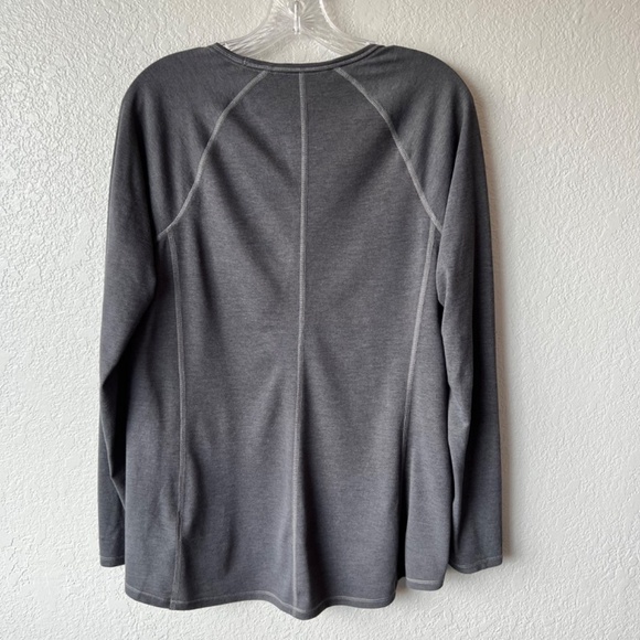 The North Face size L long sleeve top - Picture 2 of 9